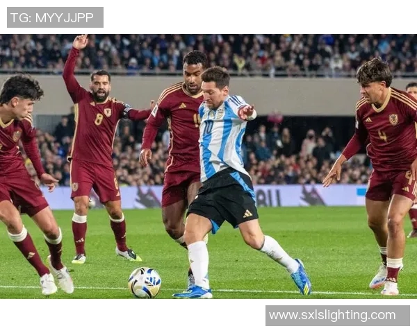 挨打的足球明星盘点那些在赛场上遭遇暴力侵犯的传奇球员